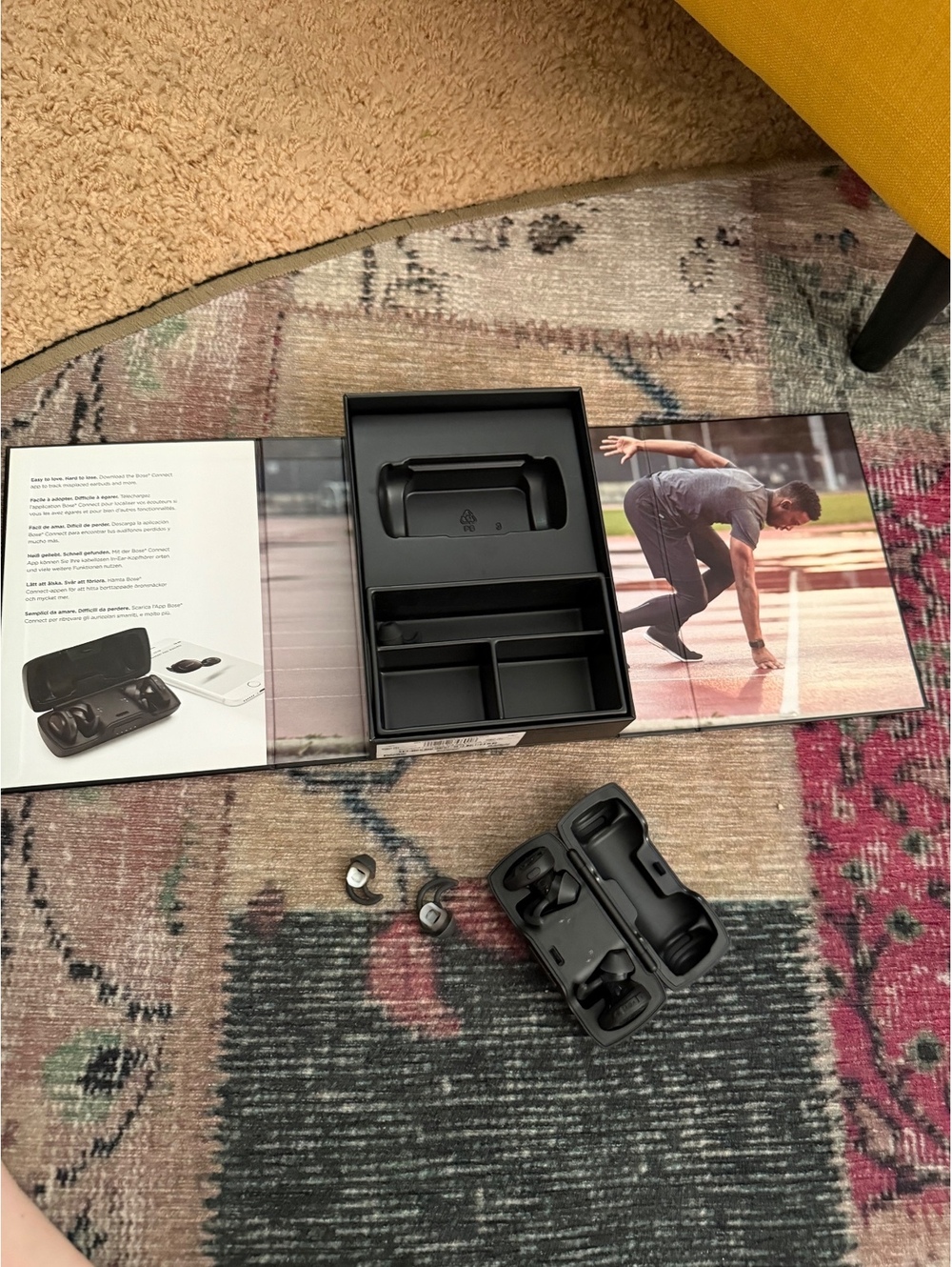 Bose soundsport free wireless earbuds works great no charger